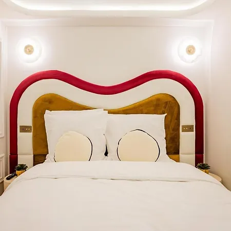 8#new 4 People - Saint-germain Notre-dame * Parigi